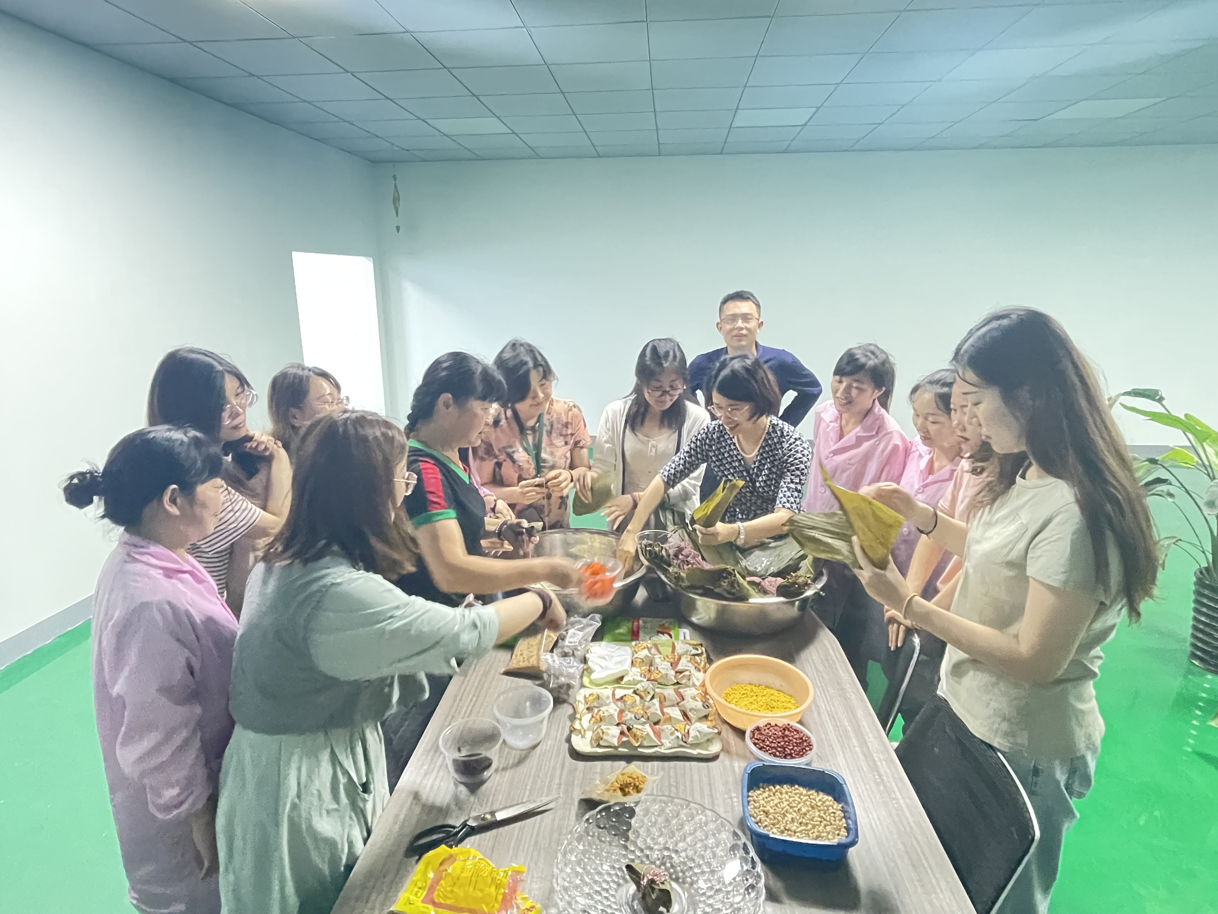包粽子